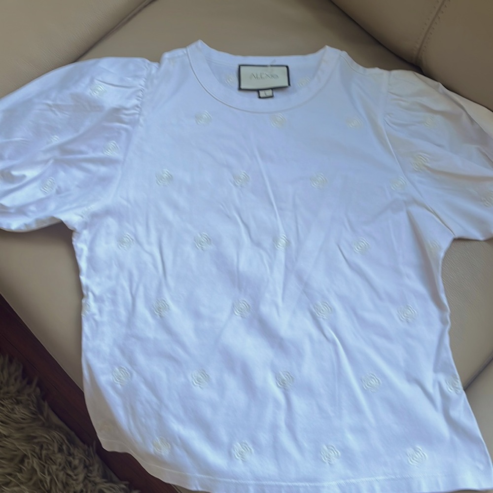Alexis white embroiled top size large